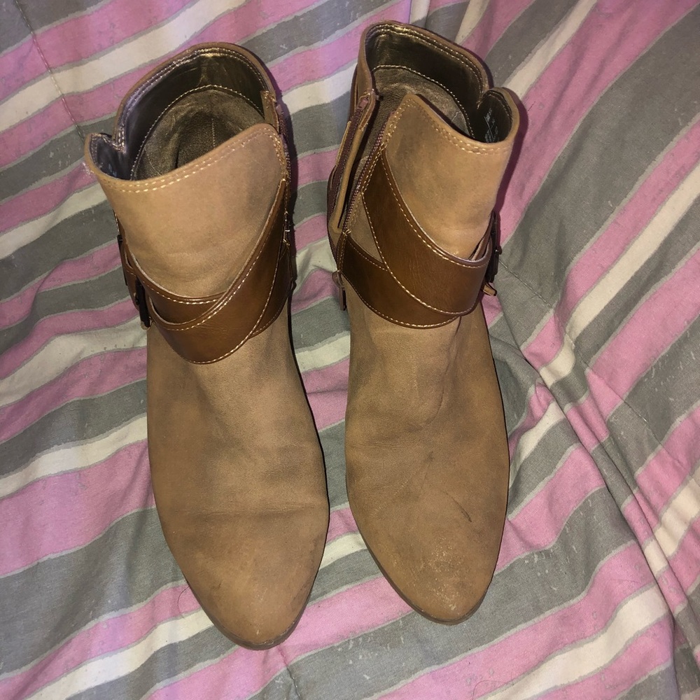 Boots - Picture 2 of 4